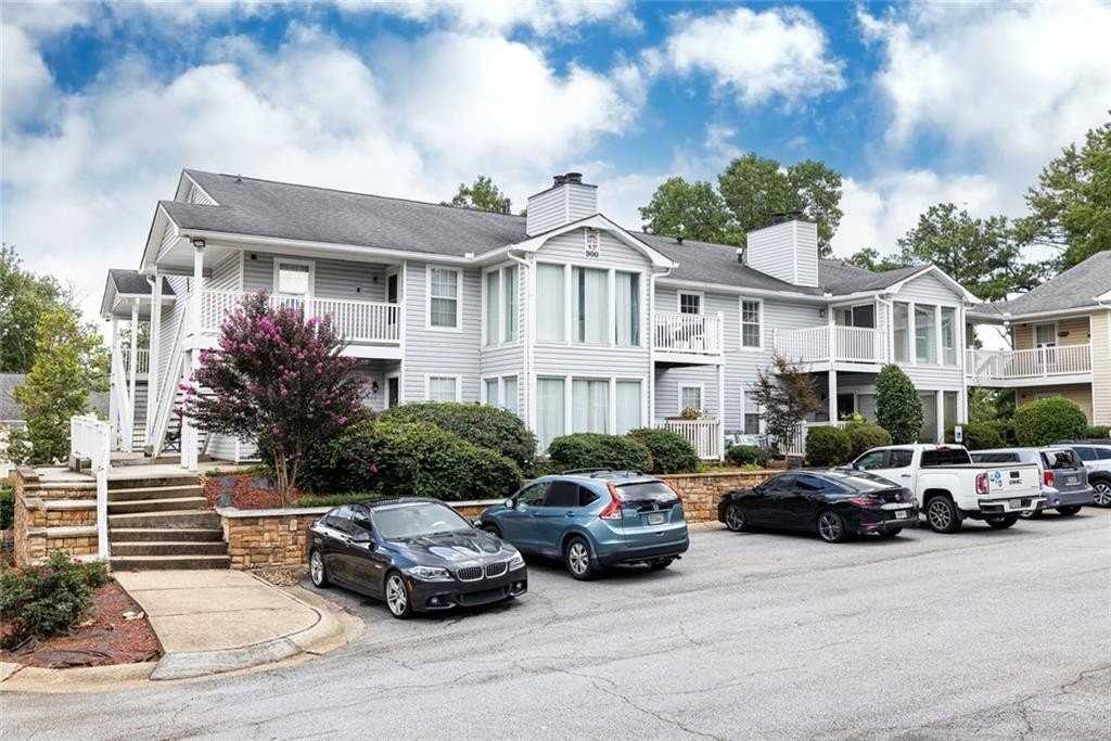910 Augusta Dr Se - Photo 4 of 40