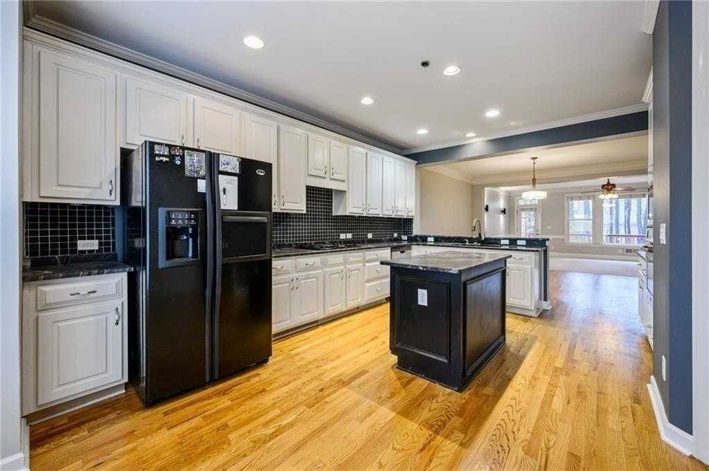 600 Vinings Estates Dr Se #B11 - Photo 6 of 27