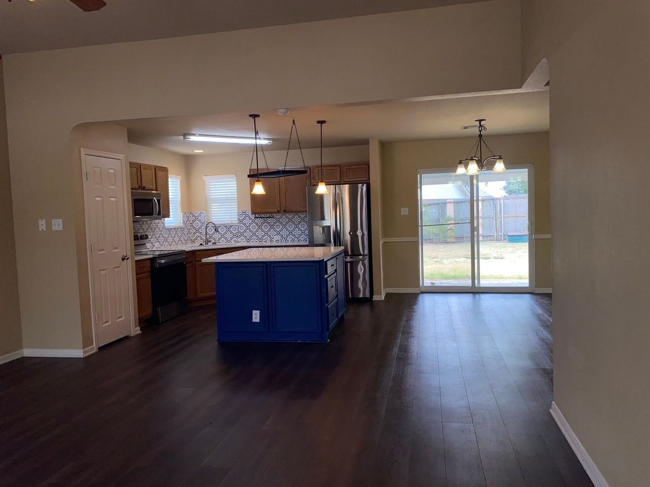 7707 Bridgepointe Dr - Photo 3 of 22