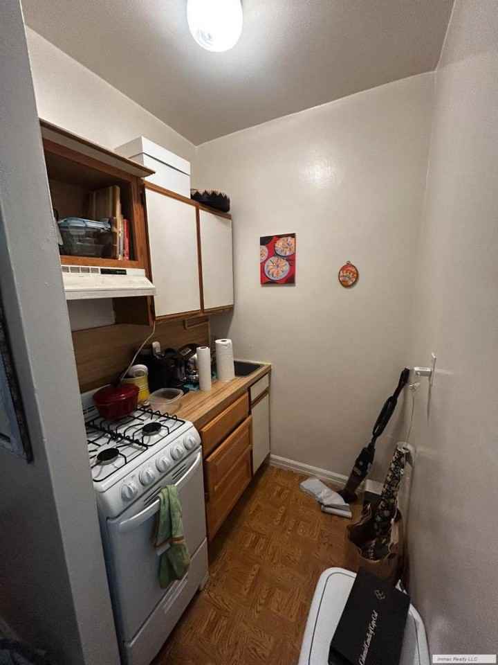 120 W 73rd St - Photo 7 of 10