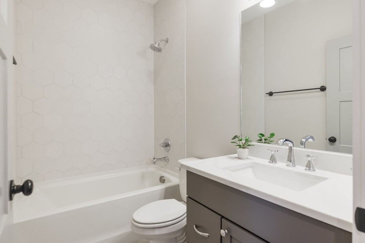 618 Croley Dr - Photo 4 of 49