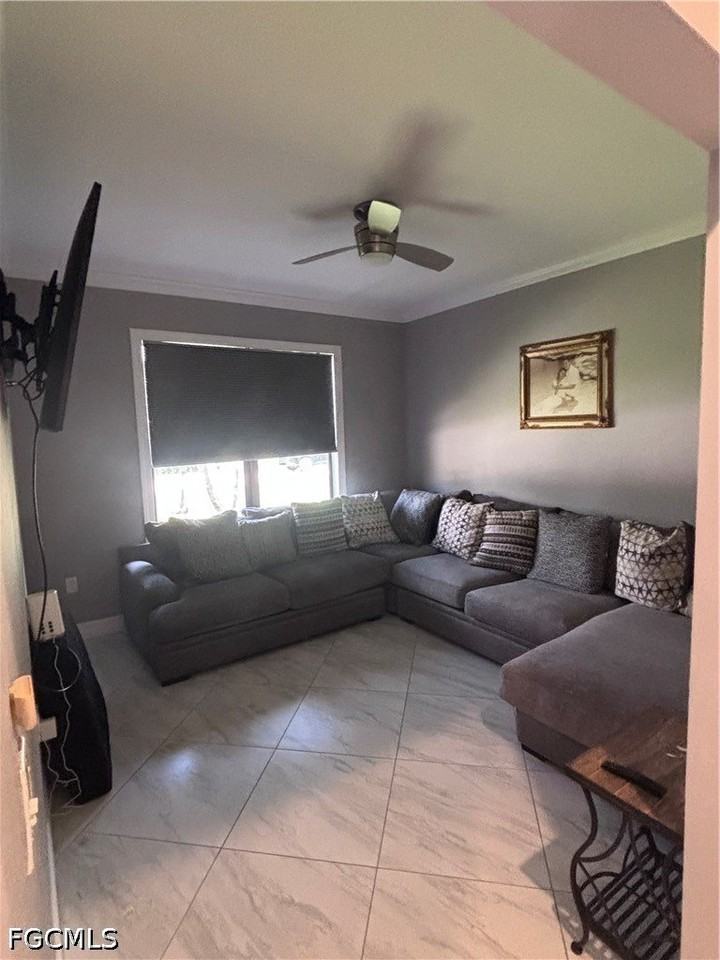 2360 Burton Ave - Photo 5 of 10