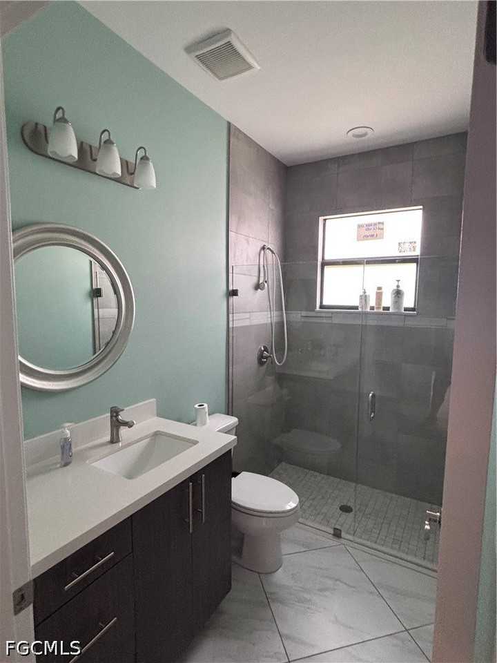 2360 Burton Ave - Photo 7 of 10