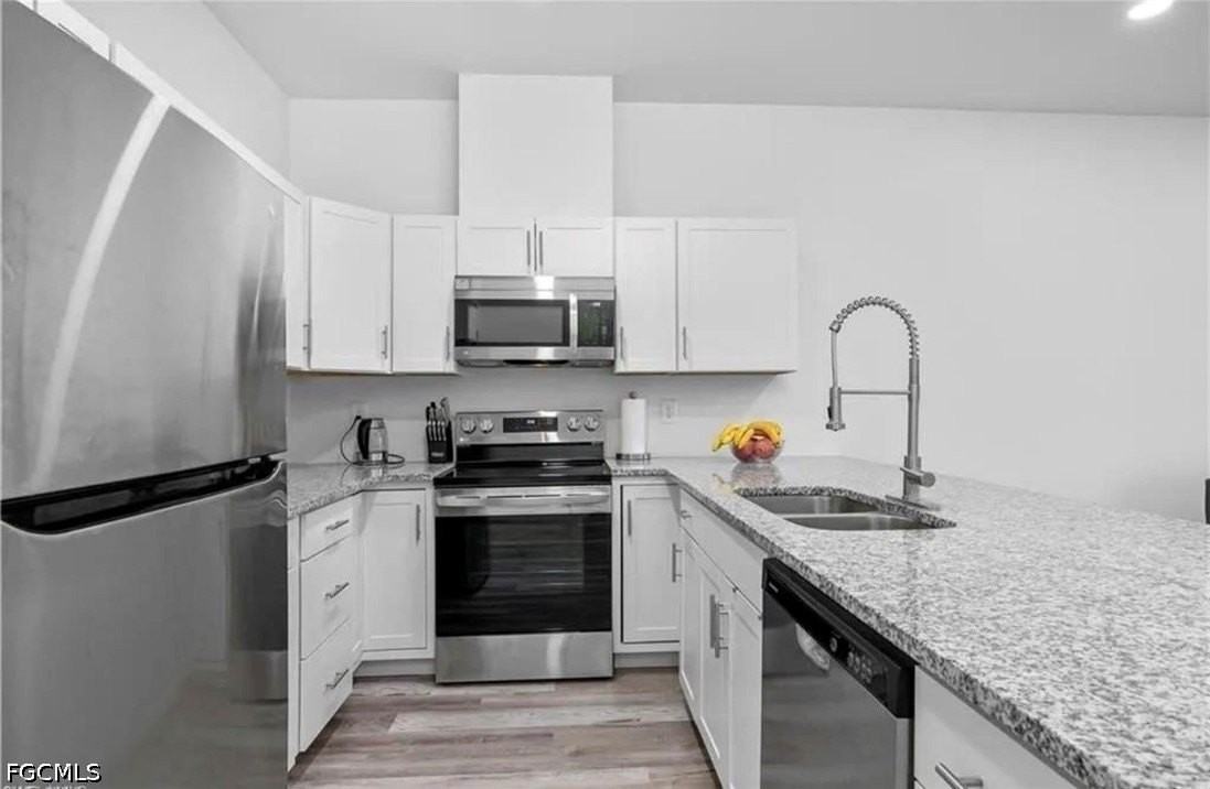 726 Gretchen Ave S - Photo 4 of 12