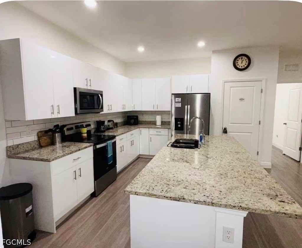 8059 Sherwood Cir - Photo 4 of 12