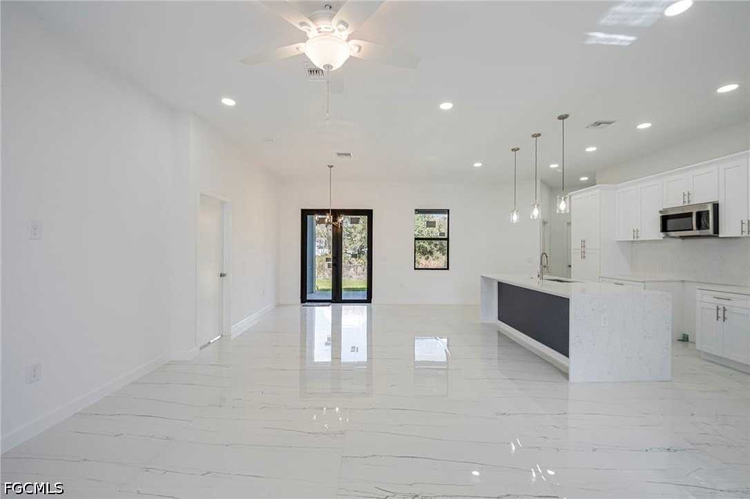 2604 73rd St W - Photo 3 of 30