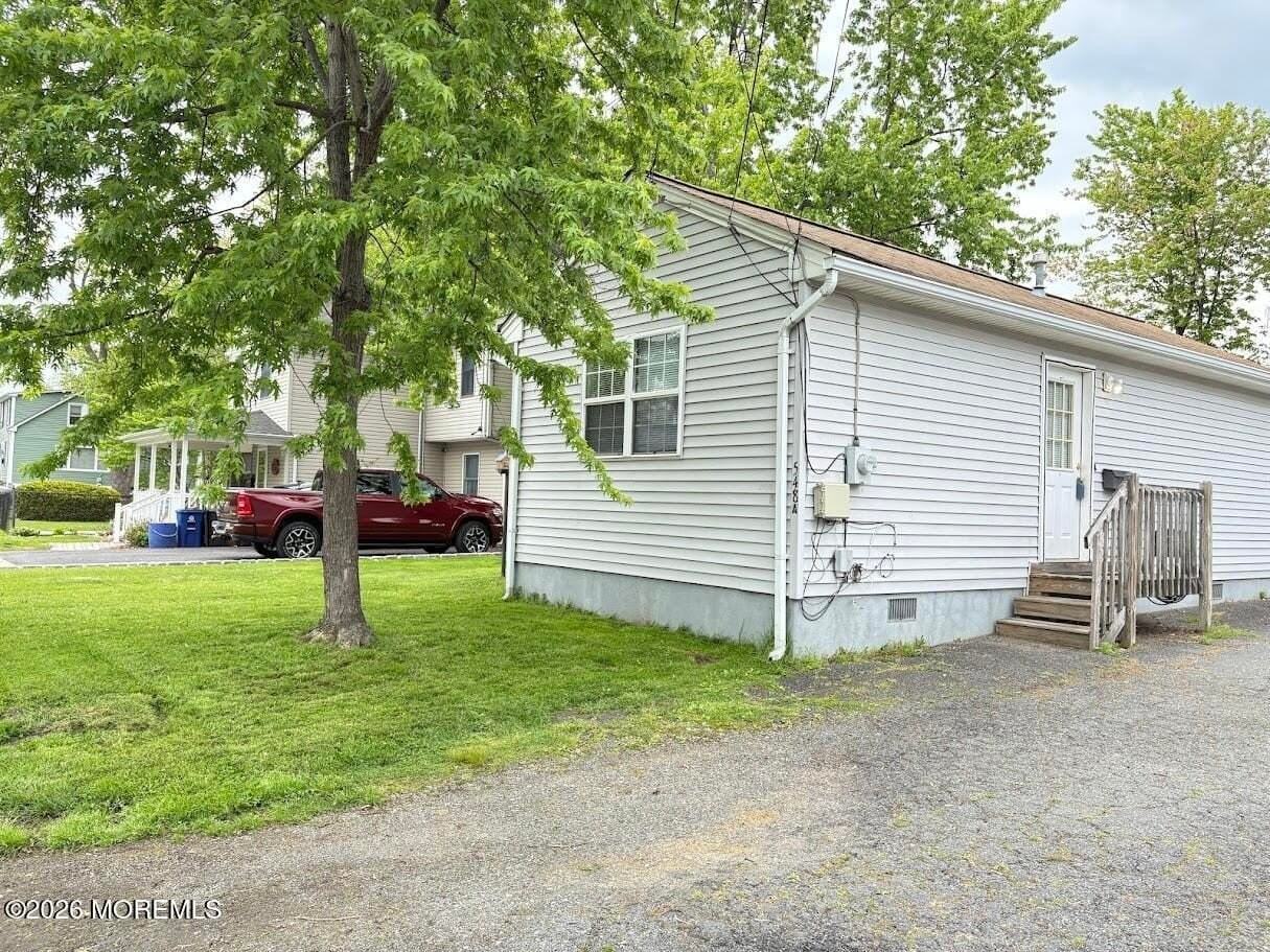 548 Clark Ave - Photo 7 of 9