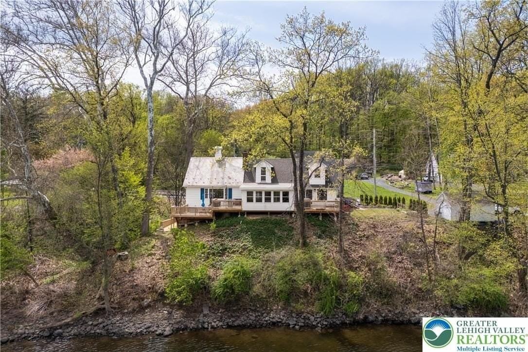 3325 River Rd - Photo 3 of 50