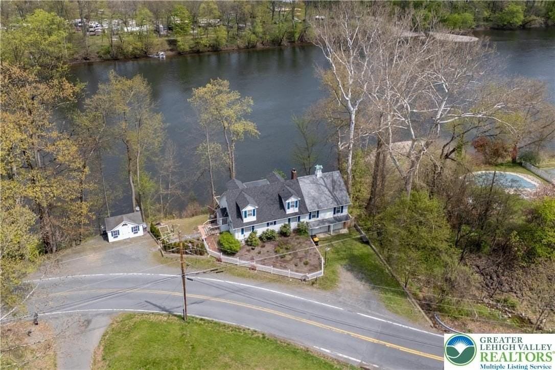 3325 River Rd - Photo 4 of 50