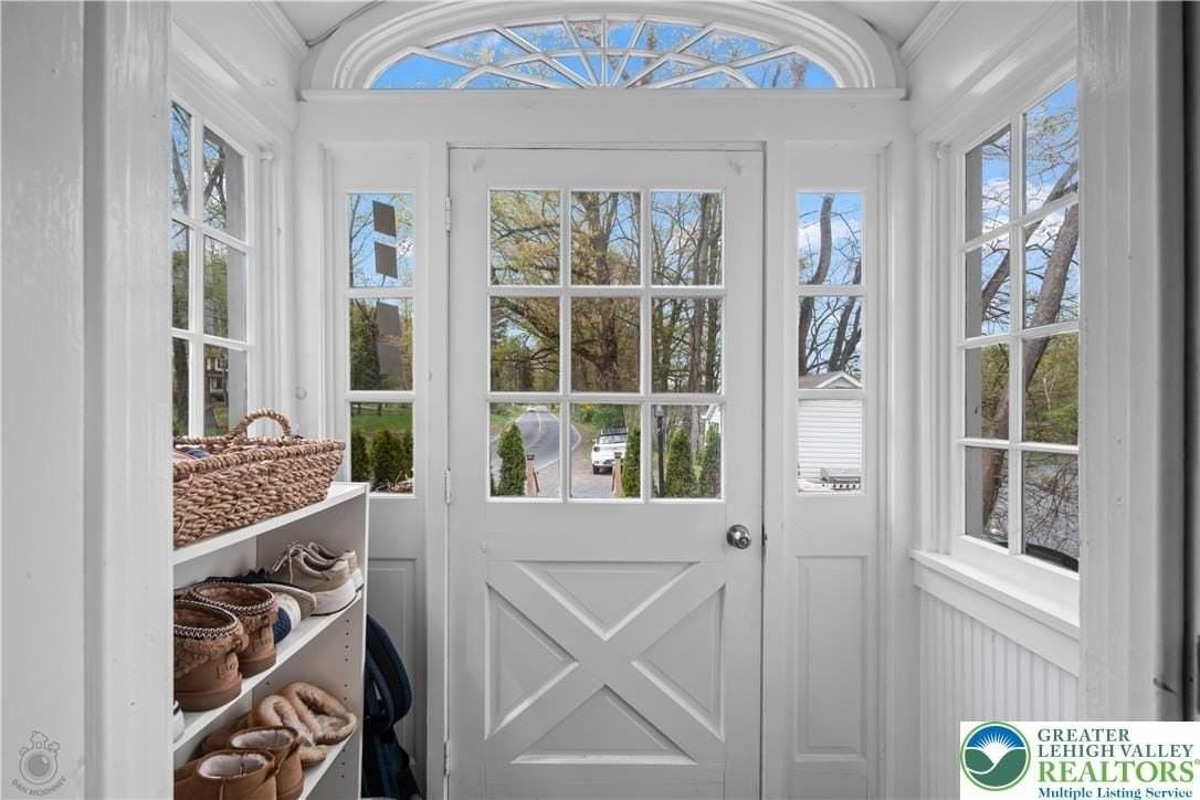 3325 River Rd - Photo 5 of 50