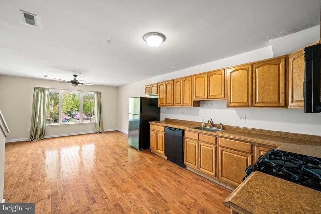1216 S 45th St - Photo 2 of 27