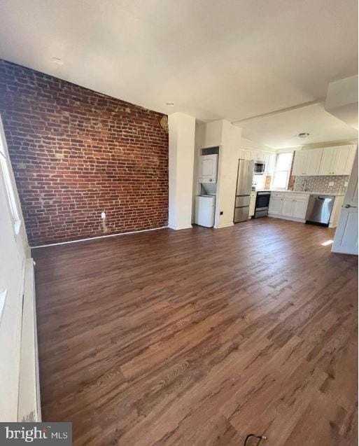 2534 Poplar St - Photo 6 of 12