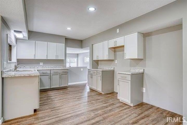 1342 W Dupont Rd - Photo 2 of 28