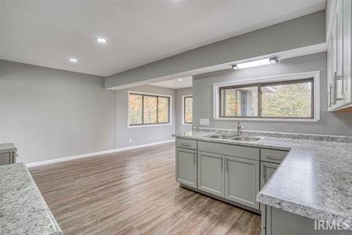 1342 W Dupont Rd - Photo 3 of 28