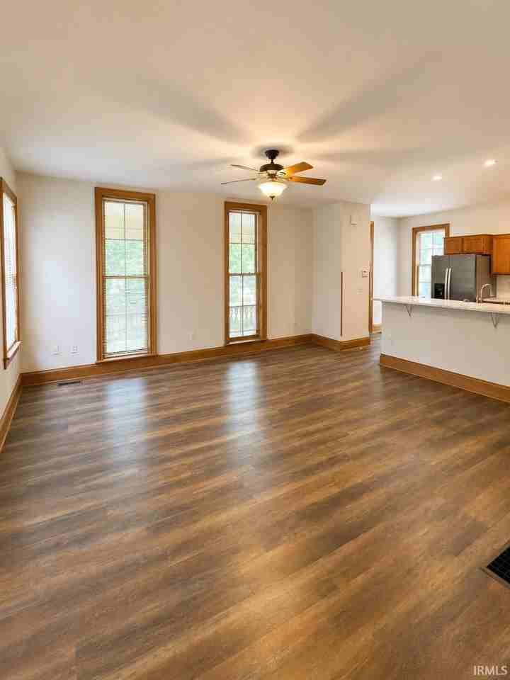 1215 W Jefferson Blvd #1 - Photo 7 of 10