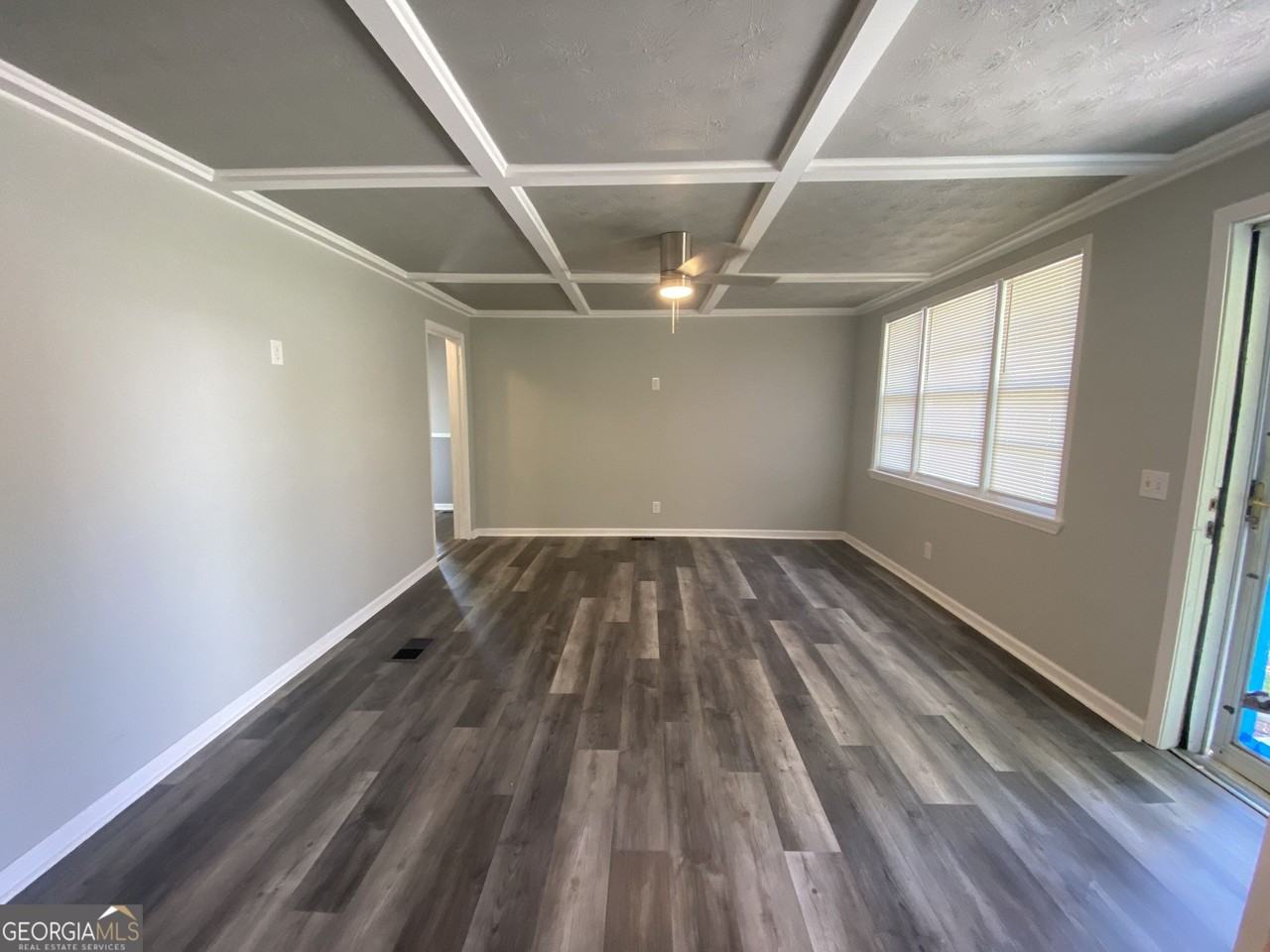 914 Ozora Rd - Photo 2 of 25