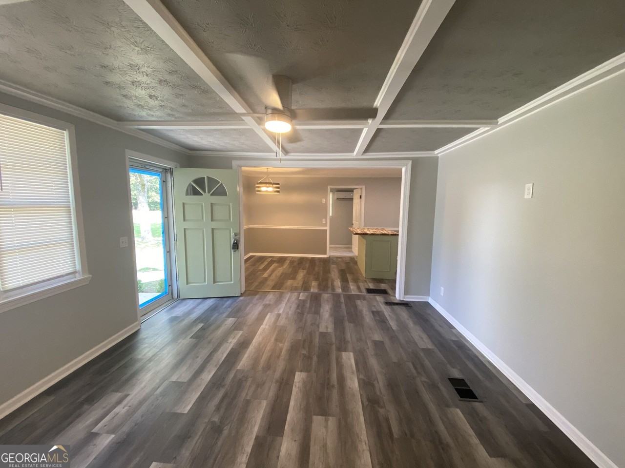 914 Ozora Rd - Photo 4 of 25