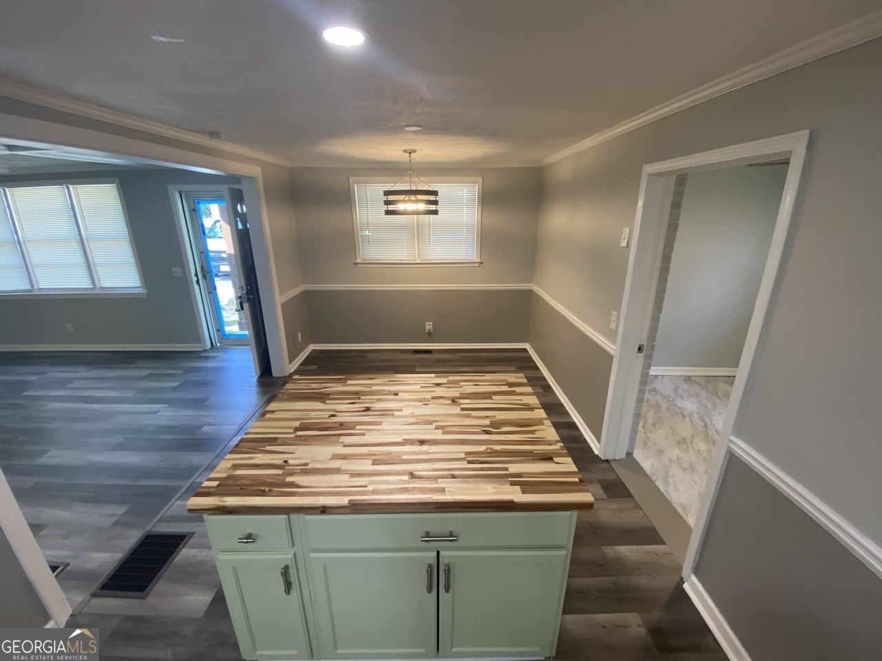 914 Ozora Rd - Photo 6 of 25