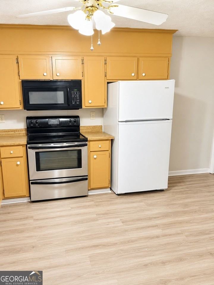 341 Freeport Dr - Photo 3 of 8