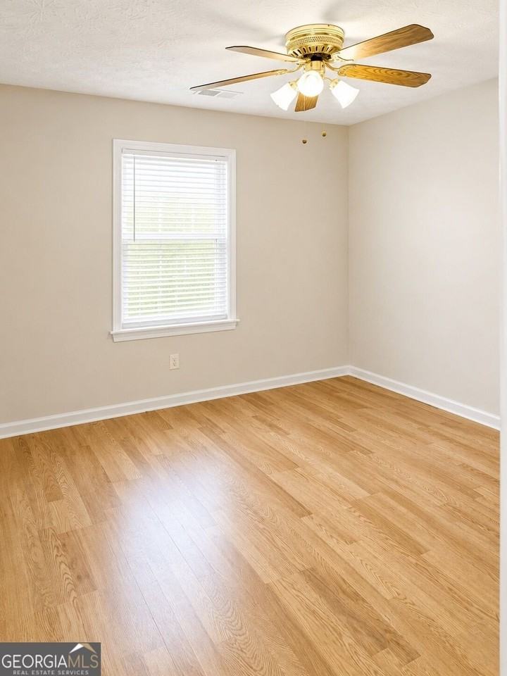 341 Freeport Dr - Photo 4 of 8