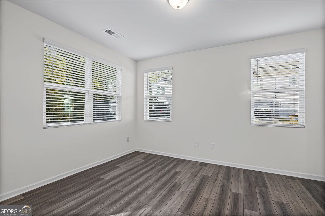 304 Aldgate Way - Photo 5 of 33