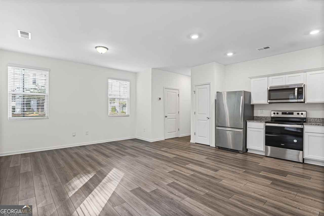 304 Aldgate Way - Photo 6 of 33