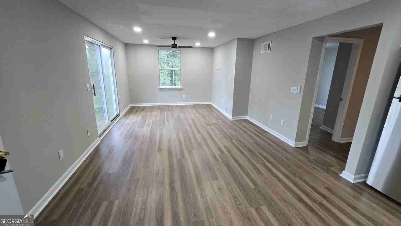 3025 Mangum Dr #B - Photo 7 of 19