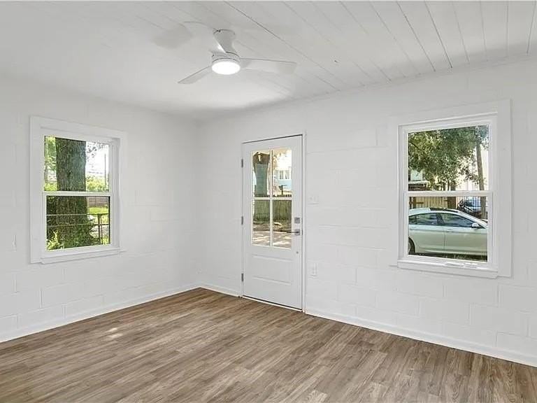 956 Conti St #A - Photo 7 of 13