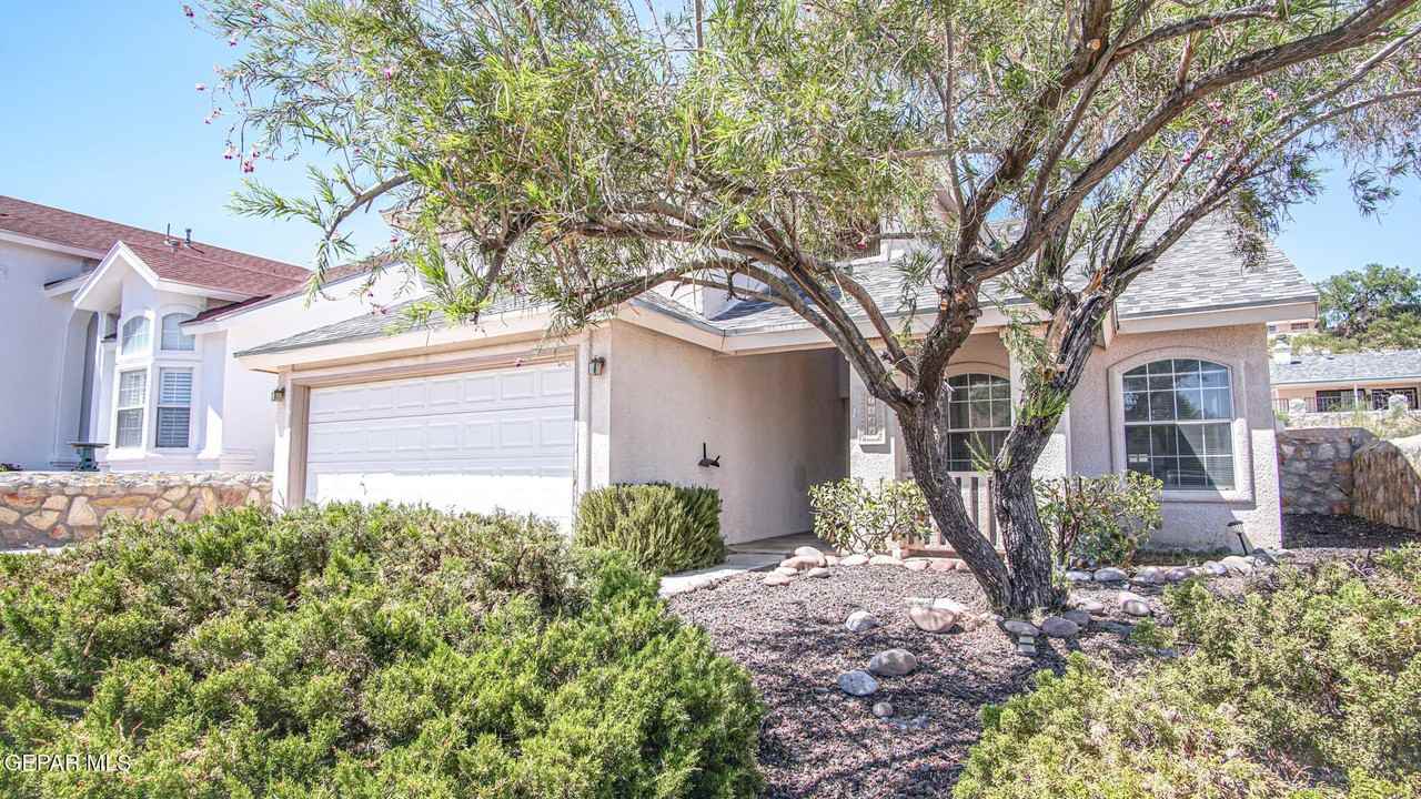 7481 Umbria Dr - Photo 2 of 29
