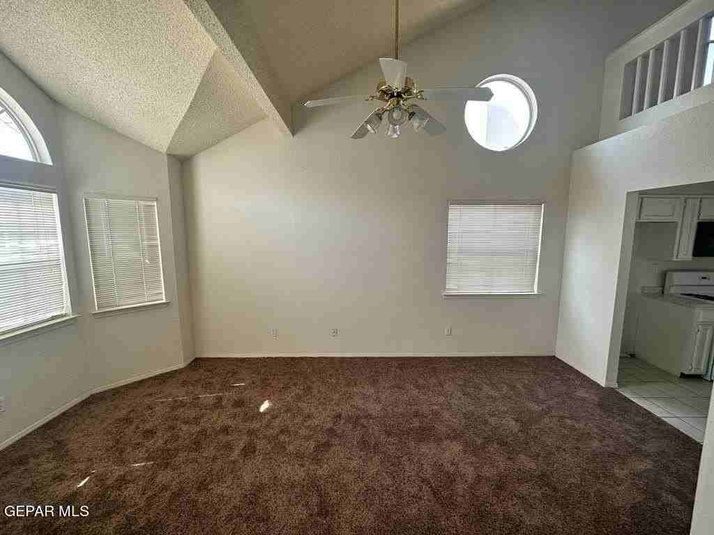 1411 Luz De Camino Way - Photo 2 of 13