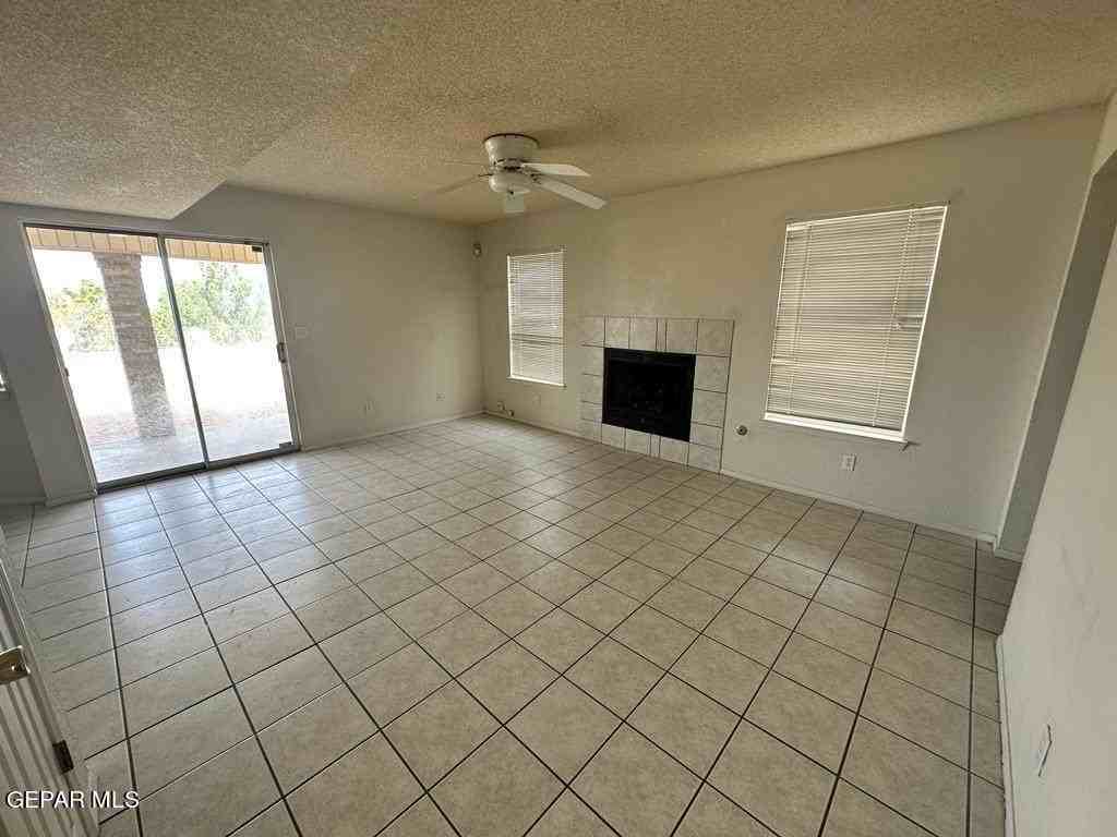 1411 Luz De Camino Way - Photo 5 of 13