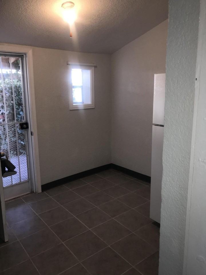 3111 Durazno Ave #3 - Photo 3 of 7