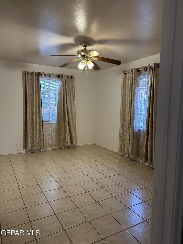 438 Duran Pl - Photo 3 of 7