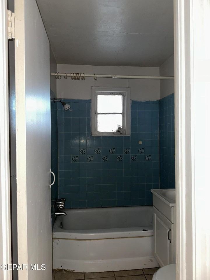 438 Duran Pl - Photo 4 of 7