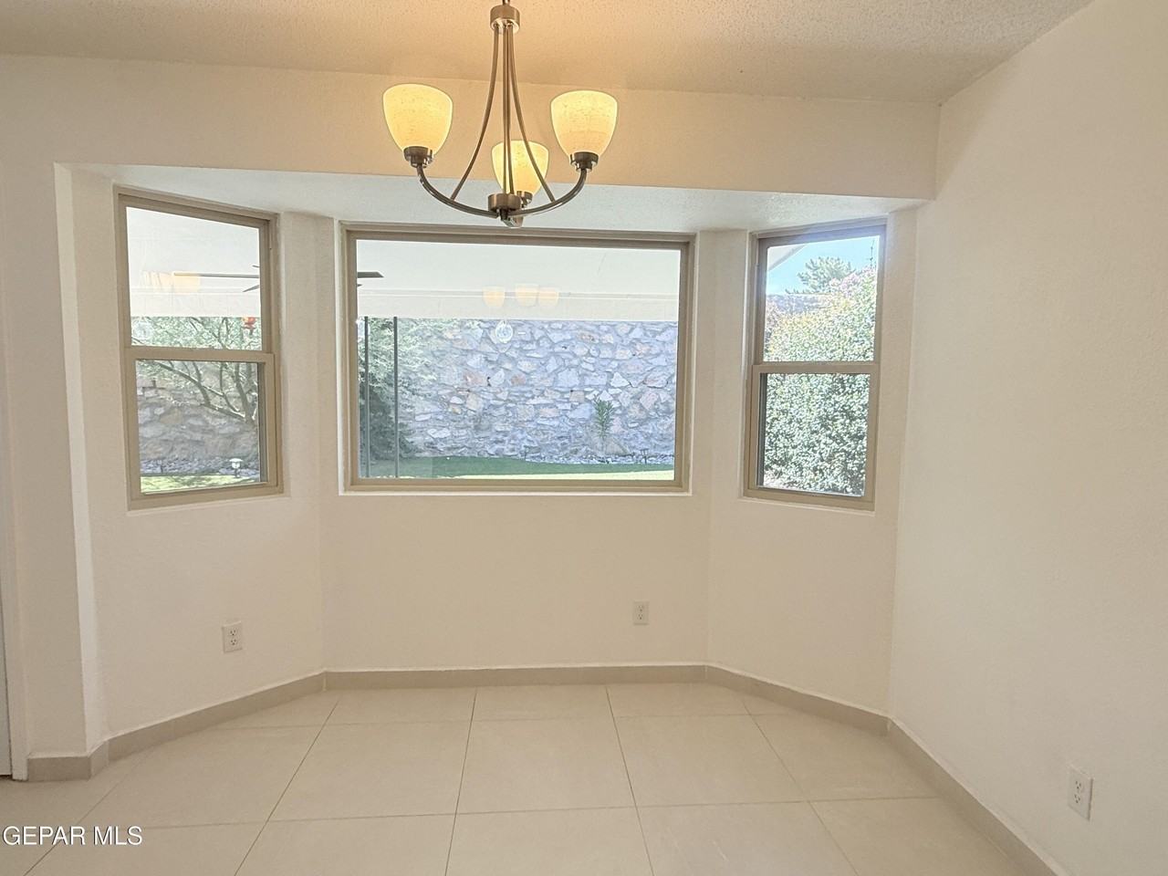 1541 Bessemer Dr - Photo 4 of 21