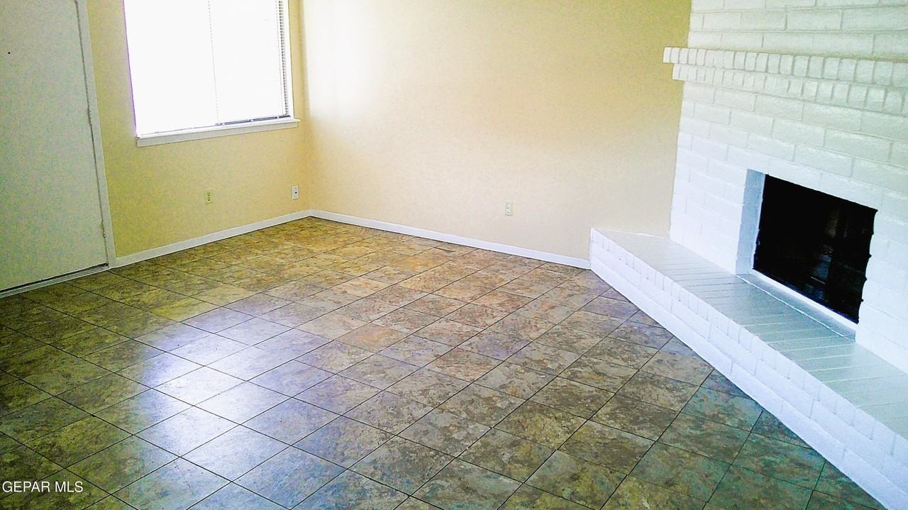 3022 E Glen Dr #A - Photo 2 of 15