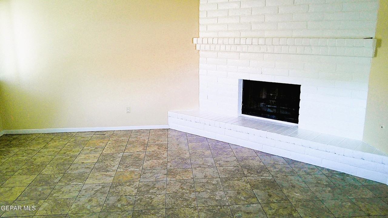 3022 E Glen Dr #A - Photo 3 of 15