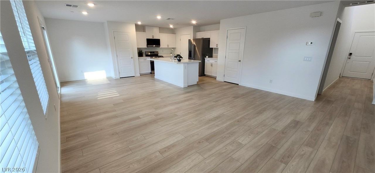 113 Scarhill Track Ave - Photo 4 of 28