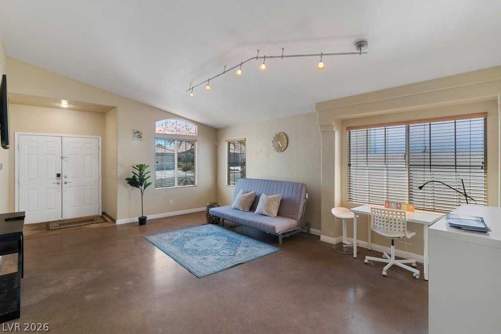 9828 Pioneer Ave - Photo 6 of 28