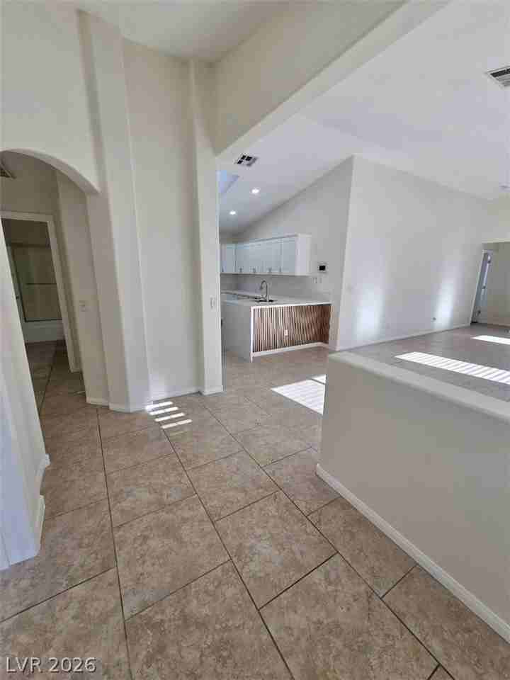 5692 Great Eagle Ct - Photo 2 of 23