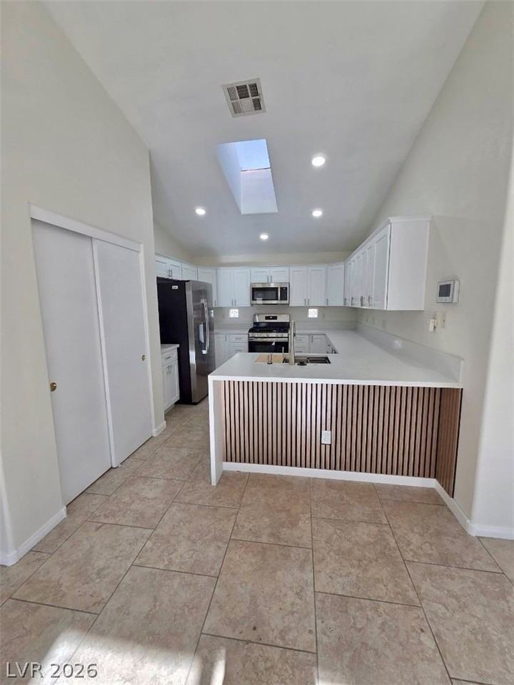 5692 Great Eagle Ct - Photo 5 of 23
