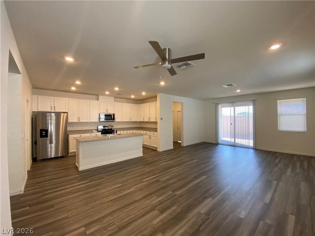 4231 Scarlet Cob Ave - Photo 3 of 43