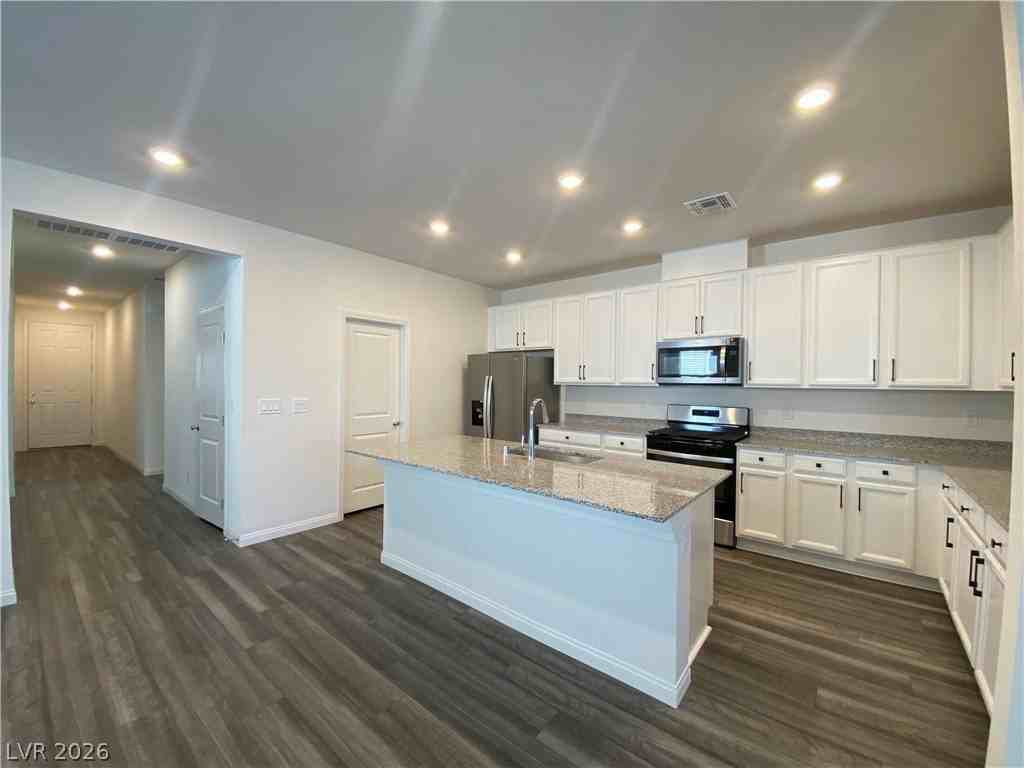 4231 Scarlet Cob Ave - Photo 6 of 43