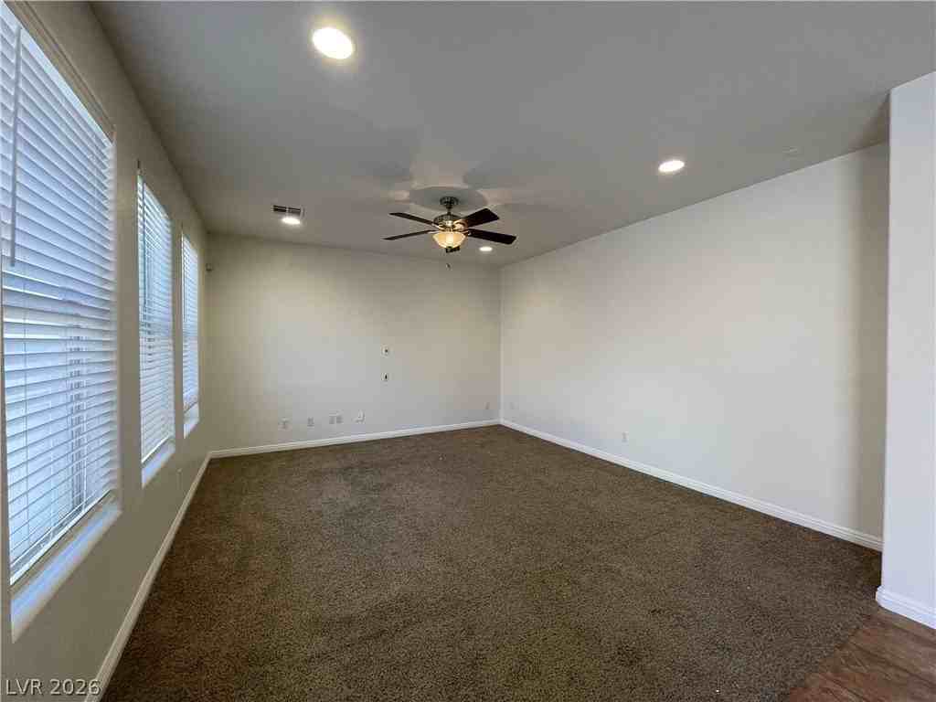 10155 Tait St - Photo 3 of 15