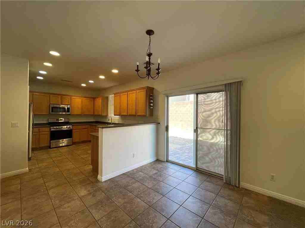 10155 Tait St - Photo 4 of 15
