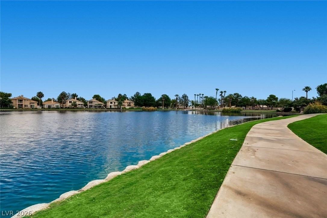 7624 Desert Largo Ave - Photo 4 of 32
