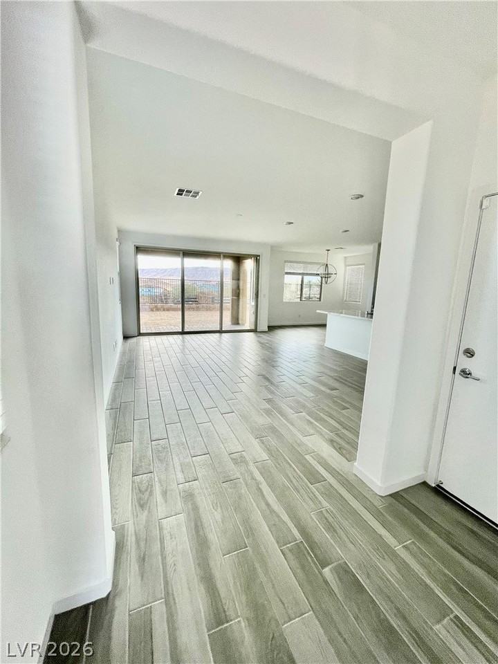12413 Harbor Isle Ave - Photo 7 of 34