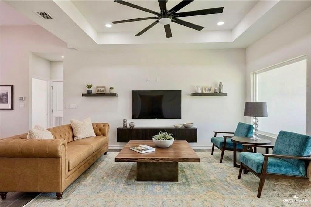 2602 Sunrise Ln - Photo 2 of 16
