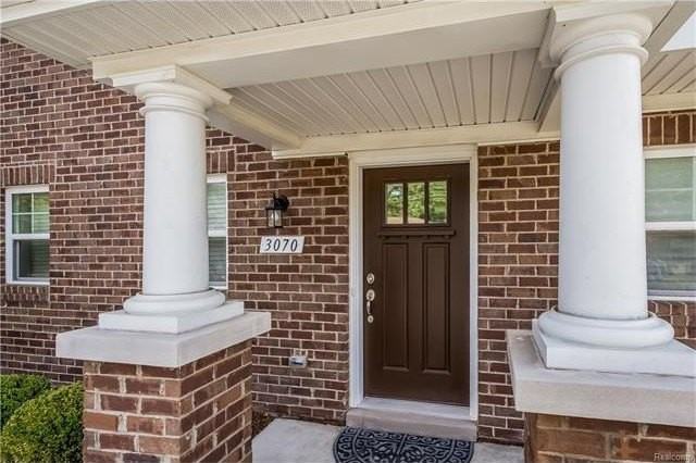 3070 Kilmer Dr - Photo 4 of 32
