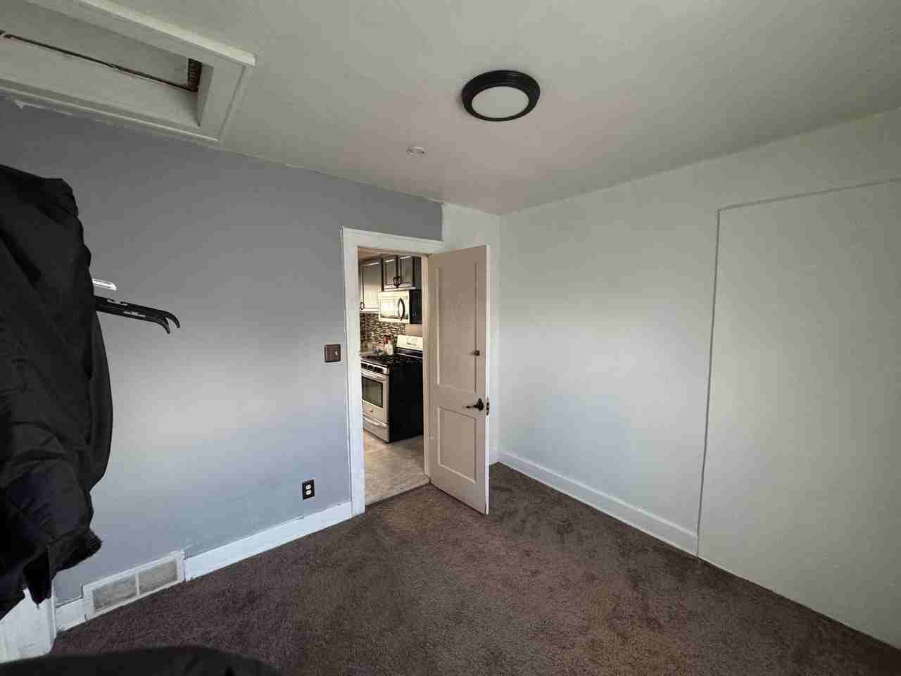 17125 Dora St - Photo 4 of 10